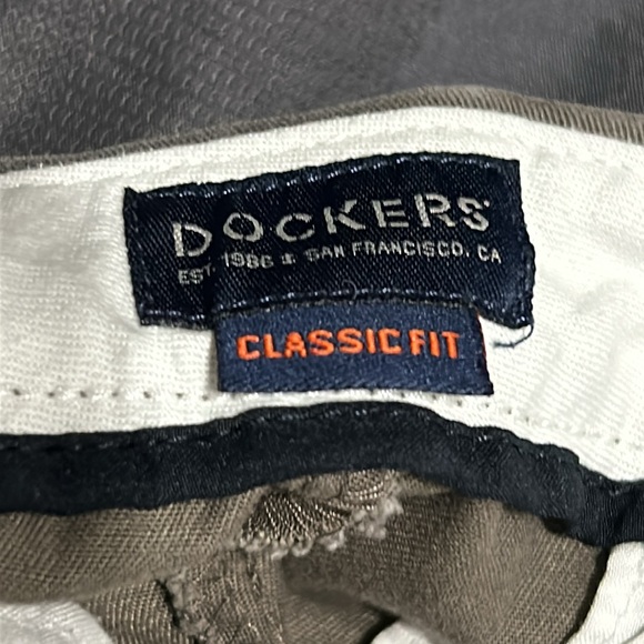 Men’s Dockers 34 x 32 pants. Worn but in great condition. - Picture 4 of 4